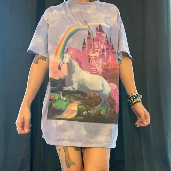 Unicorn T-shirt - Picture 2 of 3